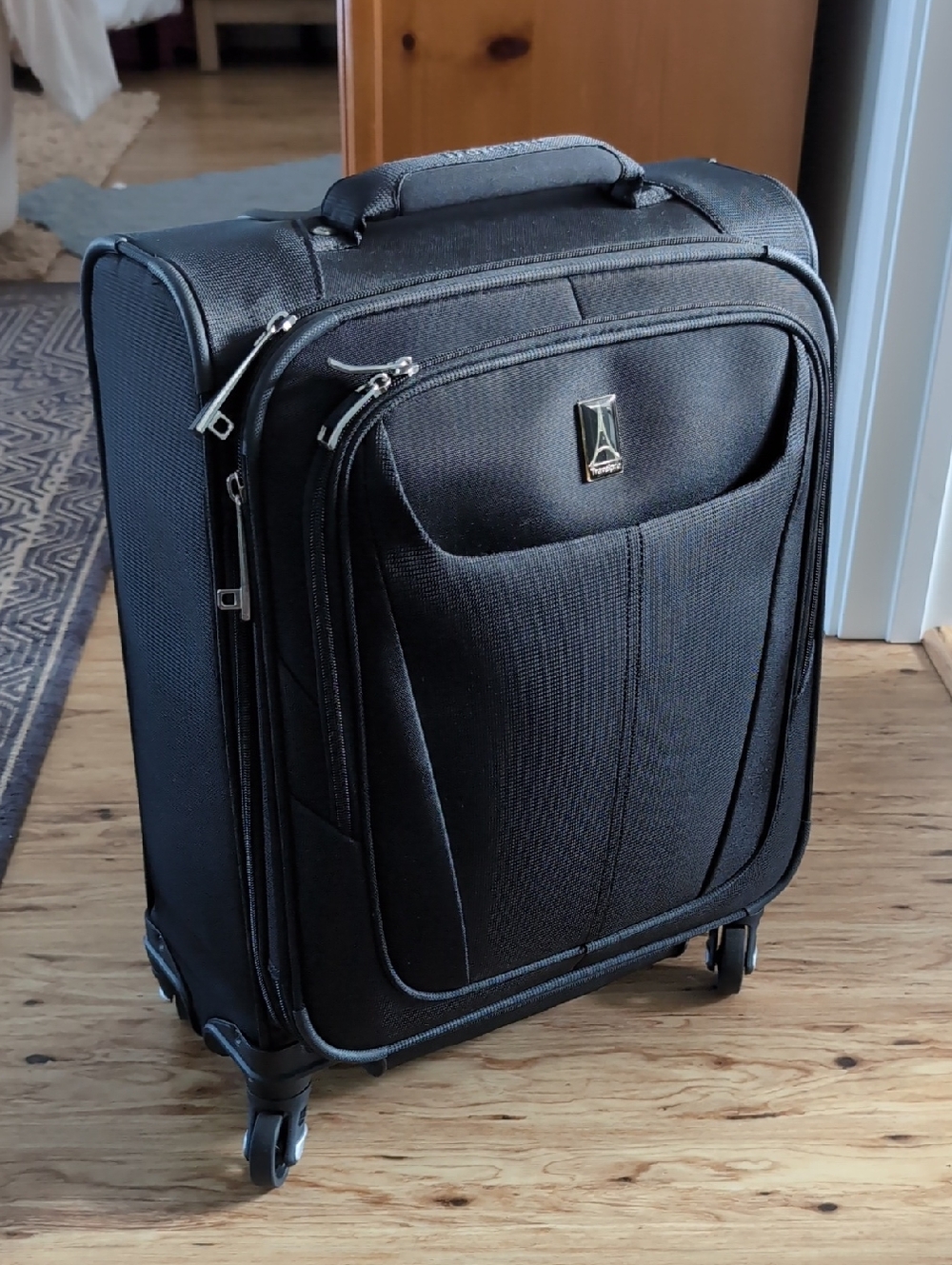 Travelpro Black Spinner Wheel, Expandable, Carry-On Suitcase